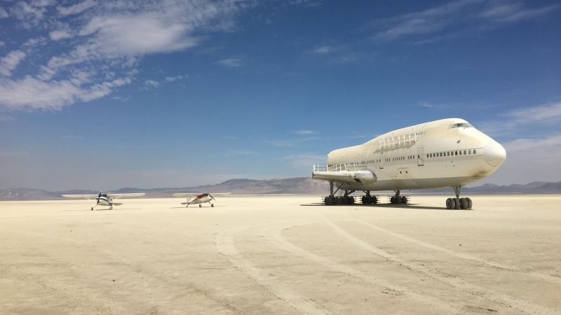 Illustration for article titled Hay un gigantesco Boeing 747 plantado en medio del desierto de Nevada desde hace dos semanas